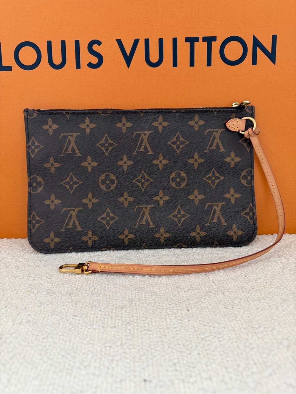 Authentic Louis Vuitton Neverfull Wristlet Pouch